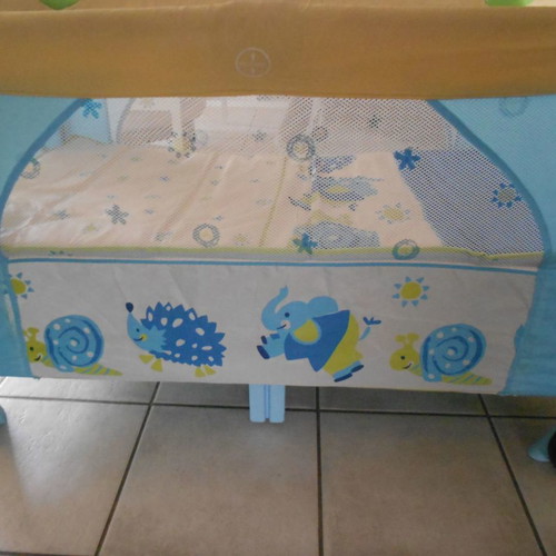 Folding playpen used with mattress, blue-yellow color