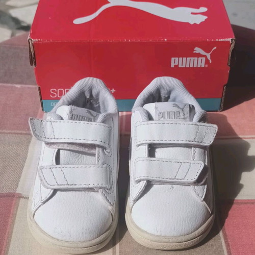 Puma unisex sneakers size 21 like new, white and silver