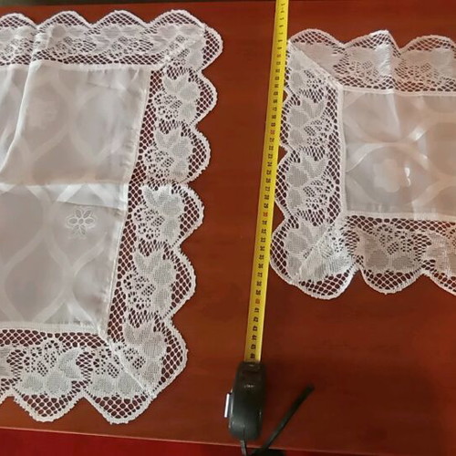 Set of 4 table linens like new, 2 squares 56x56 and 2 36x36