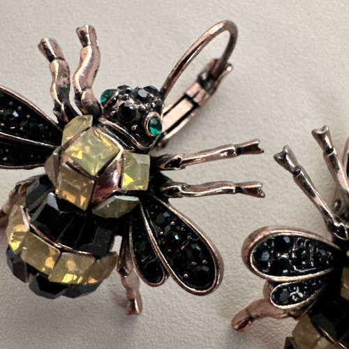 Bee earrings used with black and yellow strass vintage style