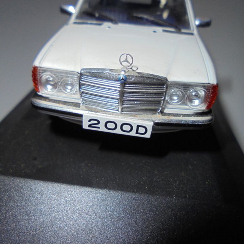 Mercedes-Benz 200D 1976 1:43 white miniature car new