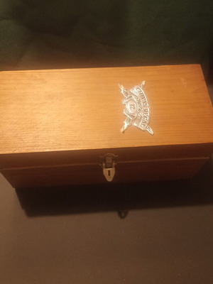 Vintage ξύλινο κουτί ουίσκι Chivas Regal 12 ετών, έκδοση 1995 σαν καινούργιο