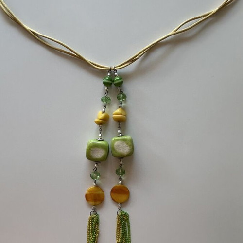 Set of 2 handmade necklaces like new, khaki and green shades