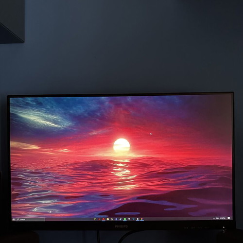 Pc setup used with Philips 24 inch monitor, AMD Ryzen 5 1400, Radeon RX 570