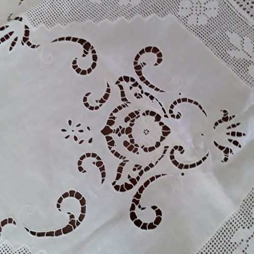 White tablecloth 1.16 x 1.16 m with crochet and handmade embroidery new