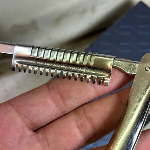 Vintage Yama Hair Shaper used, professional barber thinning tool