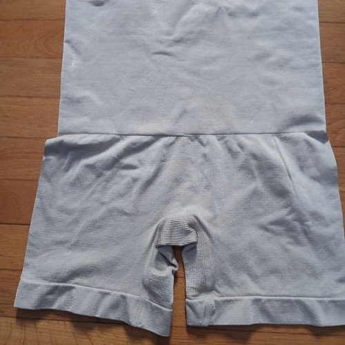 High-waisted shapewear shorts seamless, size XXL, like new, beige