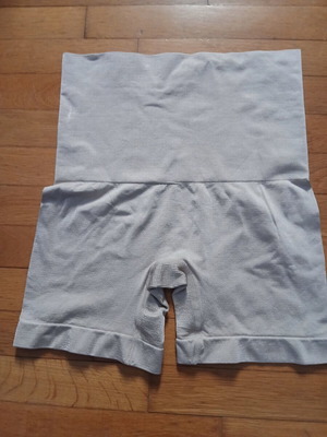 High-waisted shapewear shorts seamless, size XXL, like new, beige