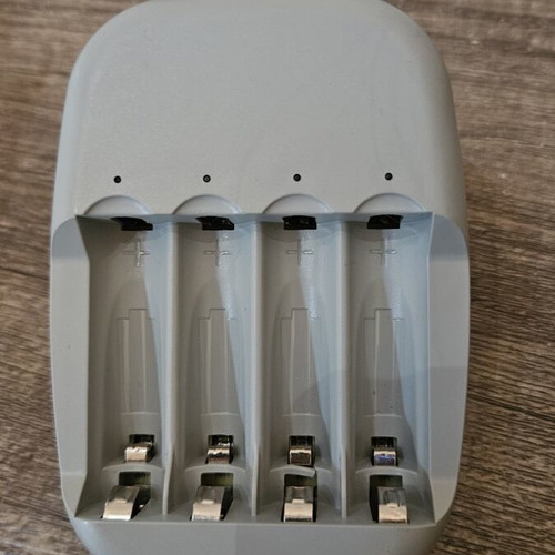 Stenkol charger and 12 Ladda rechargeable batteries like new