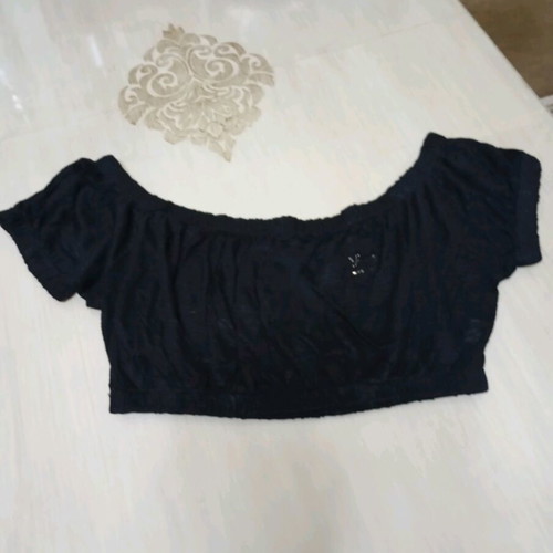 Crop top Latsaro size M like new, black