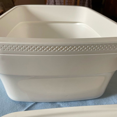 Tupperware Large Bread Box Ultra Smart