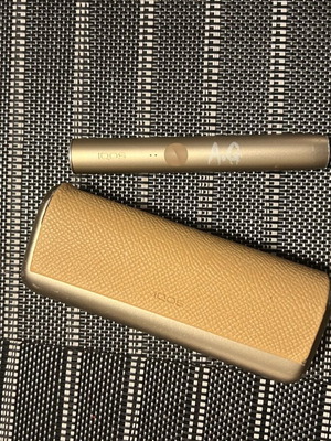 Iqos Illuma Prime like new with scratched door leather