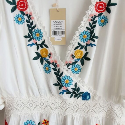 Long dress with embroidered flowers new, white, sizes S-M