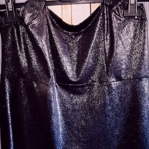 Metallic top with neck tie like new, black and silver, size XL