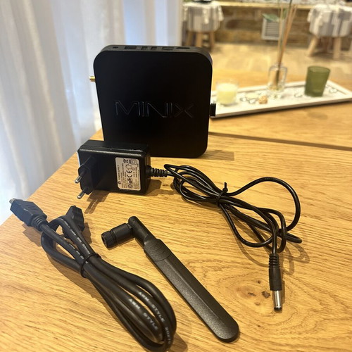 Minix Neo X8-H media player used, Android KitKat 4.4