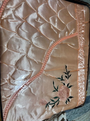 Satin quilt with pillows new 160x200 and 2 pillowcases 50x70