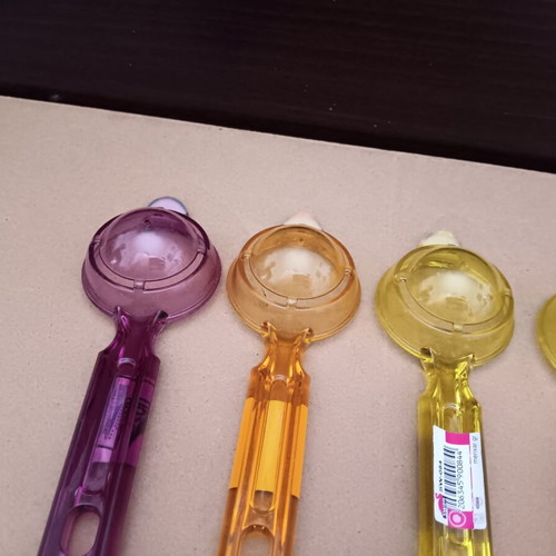 Gadget for egg yolk separator new