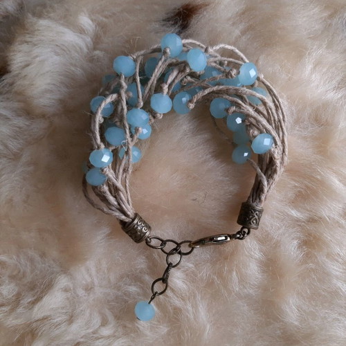 Bracelet with crystals and linen used