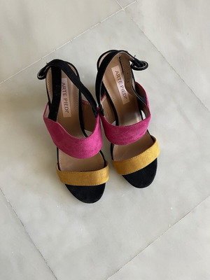 Arte Piedi colorful sandals like new, size 38