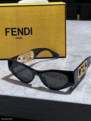 Fendi sunglasses like new, black and gold