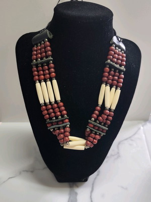 Handmade ethnic/boho style necklace 70-90s like new with red and black beads