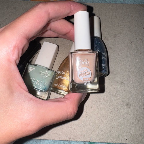 Nail polishes new, pack of 5 with blue, gold and nude shades