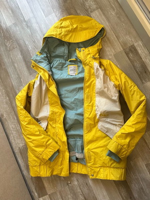 Nike ski jacket like new, waterproof, size S, yellow