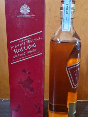 Whiskey Red Label καινούργιο, σφραγισμένο 20 ετών