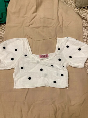 Polka Dot Crop Top Gigi like new, cotton, puff sleeve, black and white