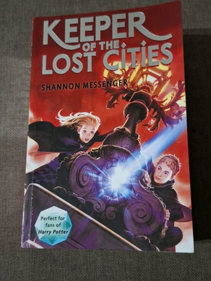 Children's book Shannon Messenger - Keeper of the Lost Cities like new