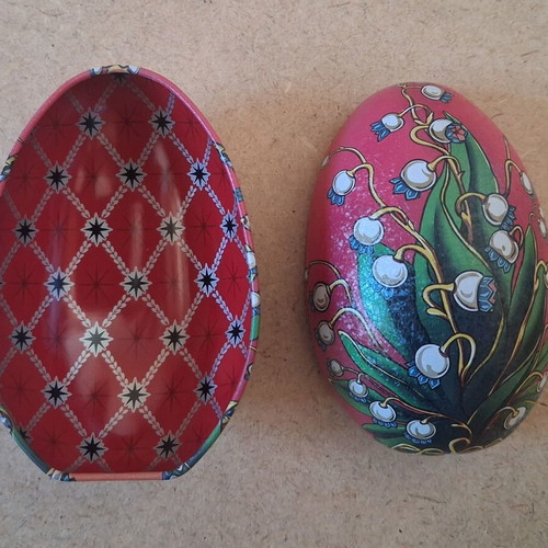 Egg-shaped box like new with floral and geometric painting