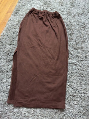 Brown ribbed midi skirt Shein used with elastic waist and slit