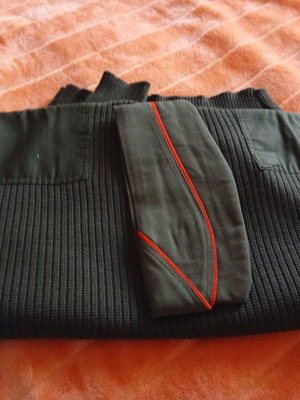 Military-style wool sweater new