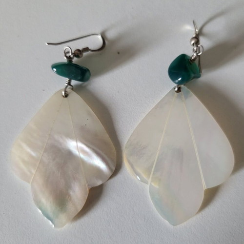 Earrings like new, 2 pairs of dangle with white iridescent stone