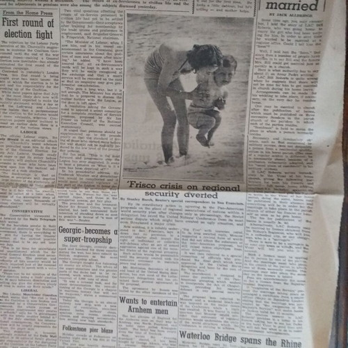 Collectible newspaper scraps used, set of historic issues