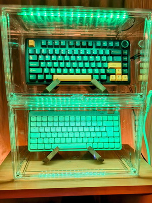 Oltraman LED витрини комплект от 2 с RGB осветление и дистанционно