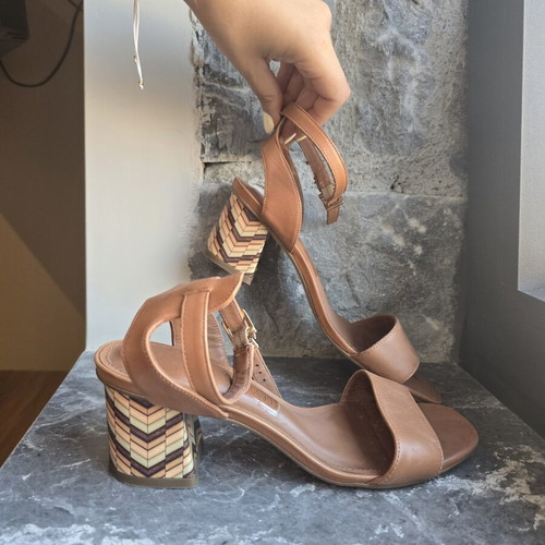 Devina leather sandals size 38 used, brown with low heel