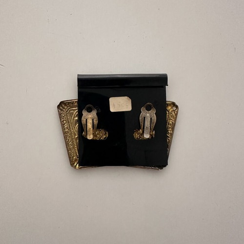 Vintage clip earrings used, gold and silver tone