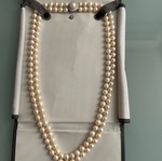 Women's pearl necklace with South Sea pearls and diamond clasp like new