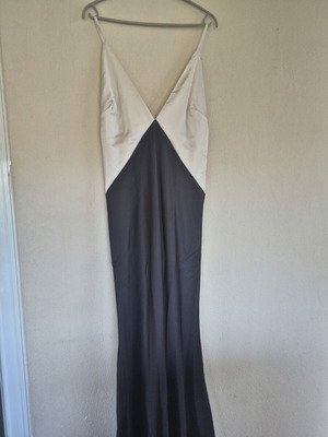 Color block maxi dress Shein new, black and white