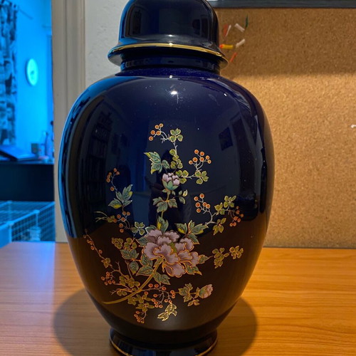 Vintage antique decorative vase used, in good condition