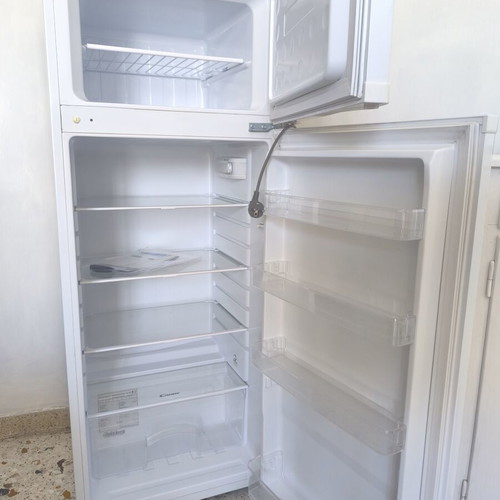 Candy CCDS 5142W two-door fridge like new, 204L white