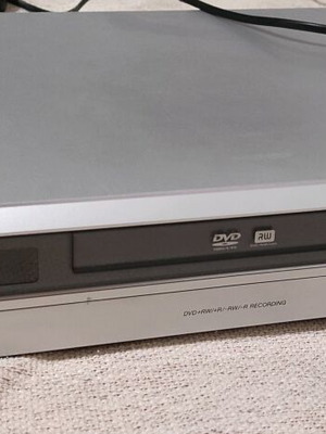 Sony DVD Recorder RDR-GX210 σαν καινούργιο με γνήσιο τηλεκοντρόλ