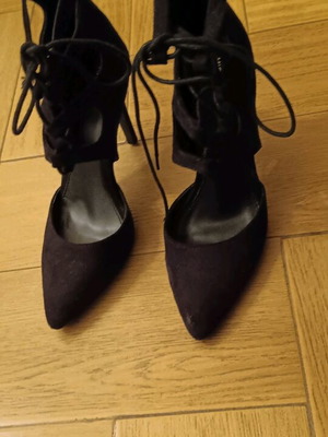 Black high suede pumps size 40 like new