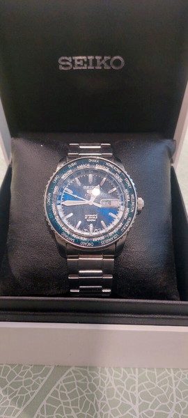 Часовник Seiko 5