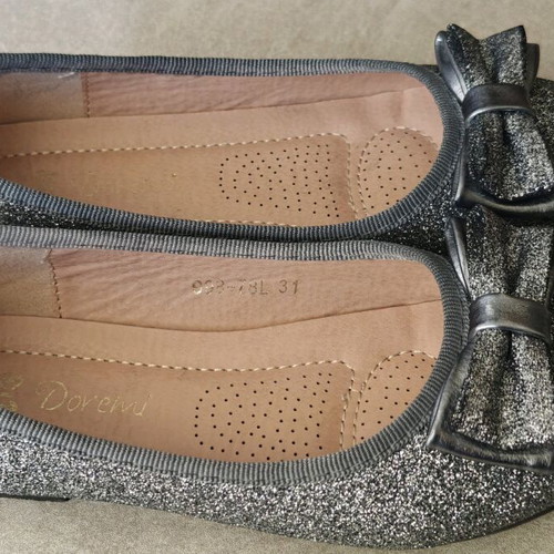 Doremi Silver Ballerina Shoes Size 31 Like New