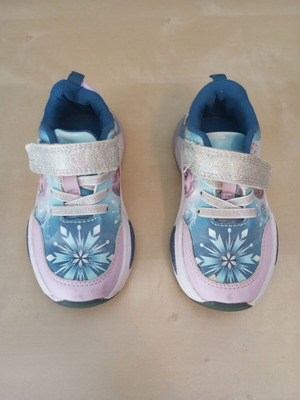 Παιδικά sneakers H&M Disney Frozen με την Elsa Νο 25