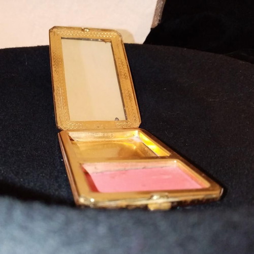 Vintage Art Deco rouge compact by VANSTYLE used with mirror