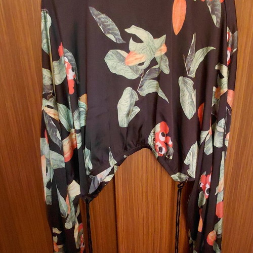 Zini women's colorful crop blouse, size M