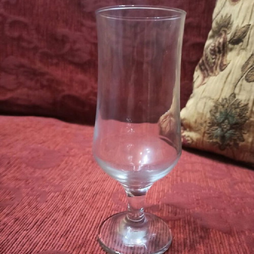 Large juice and water glasses like new, set of 11